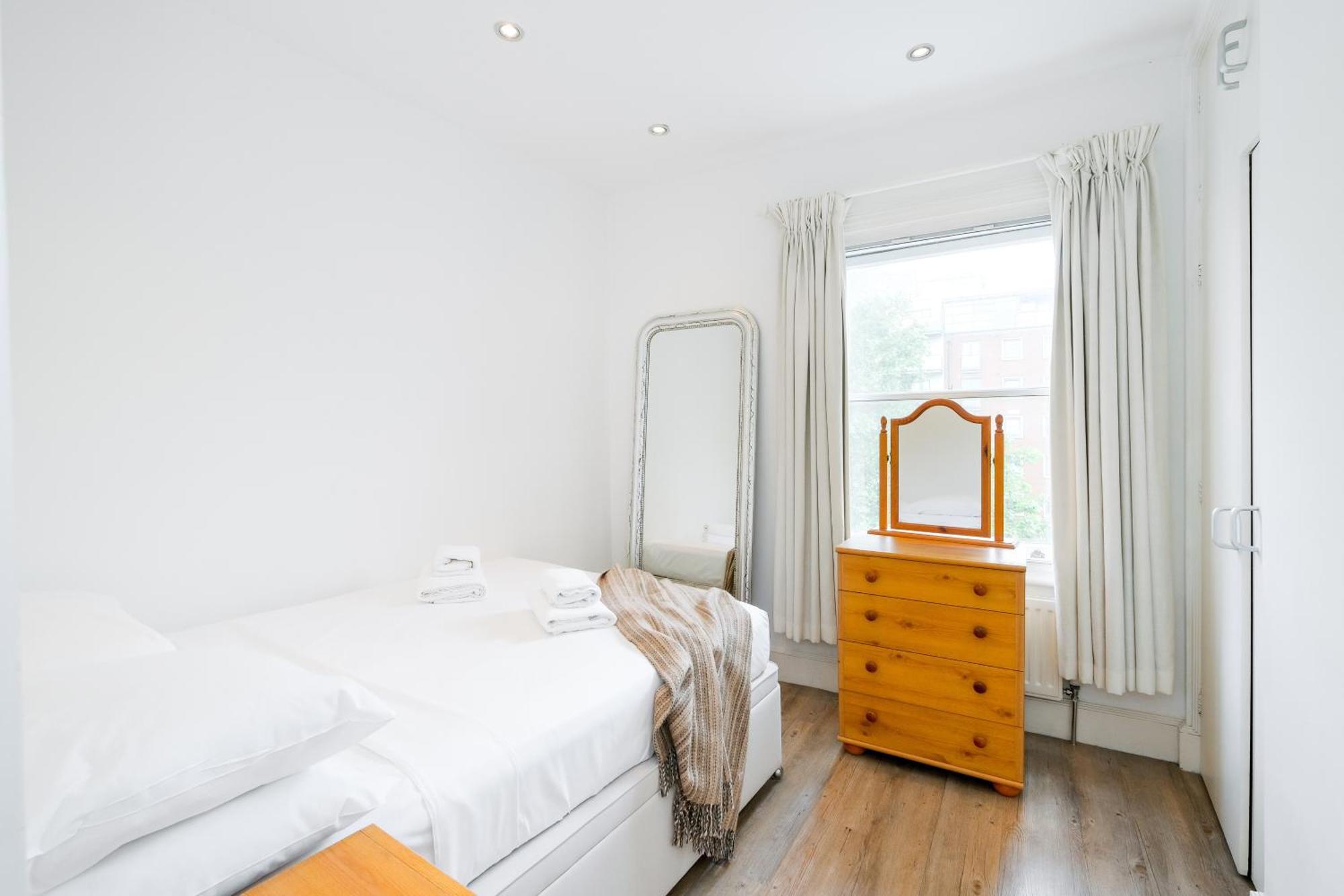 Ivy Little Venice Ii Pro-managed Apartment London